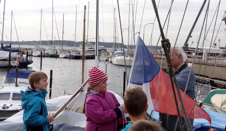 Der Stander wird niedergeholt