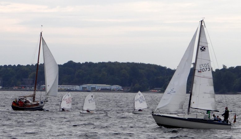 Absegeln der Jugendgruppe gemeinsam mit den Dickschiffen des HYC'86