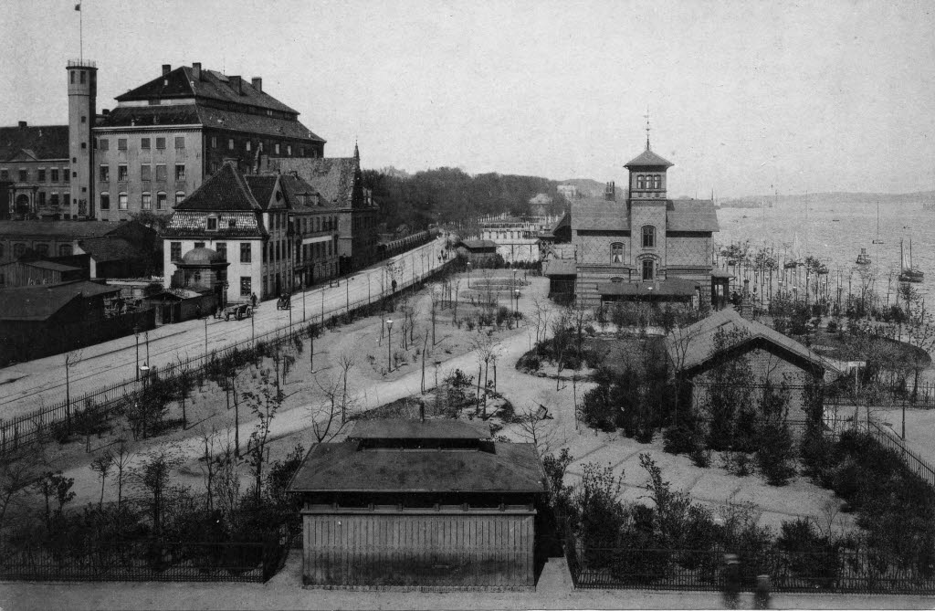 Der Seegarten mit Schloss im Jahr 1894
